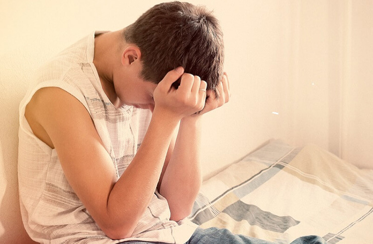 Don't Miss The Warning Signs of Teenage Depression | 10 Things to Look For